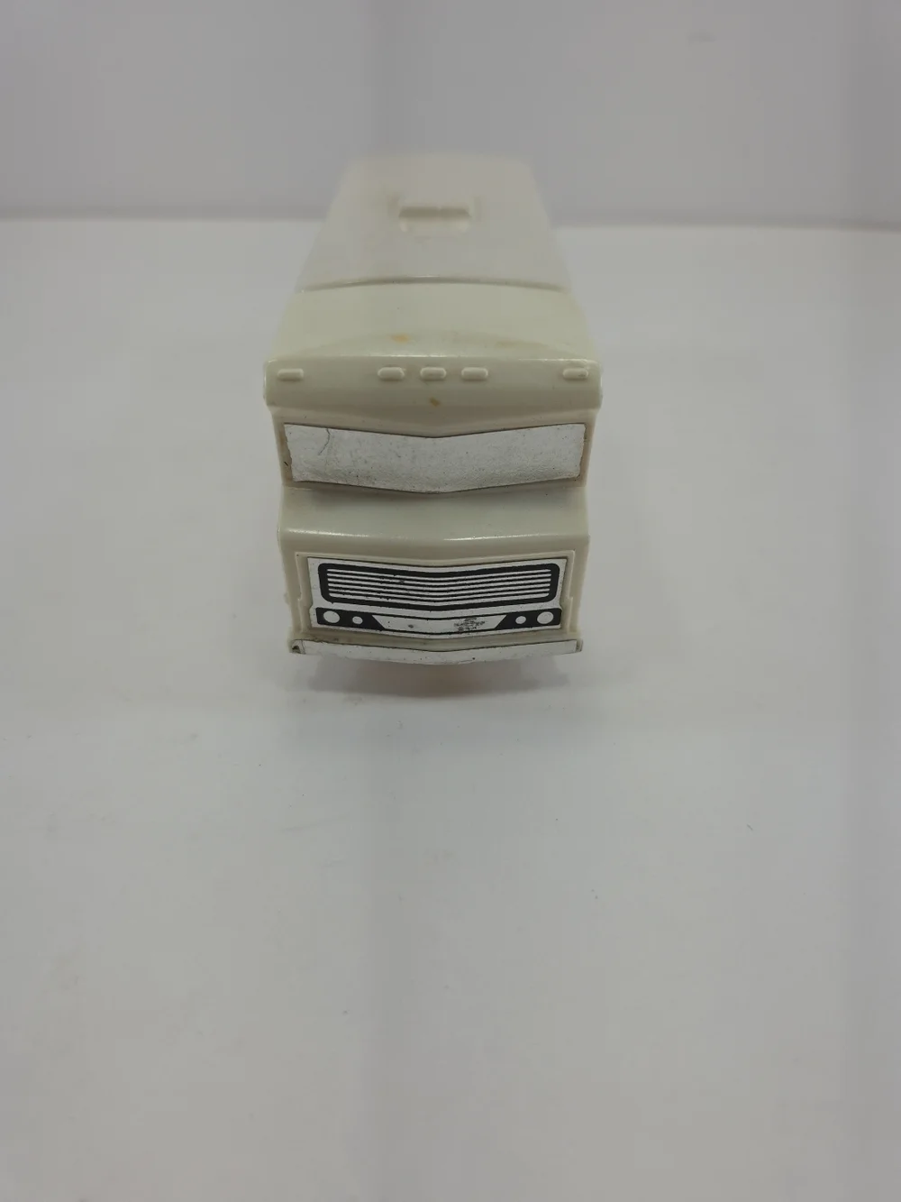 Vintage Avon Winnebago Motor Home Decanter Wild Country After Shave RV Figural